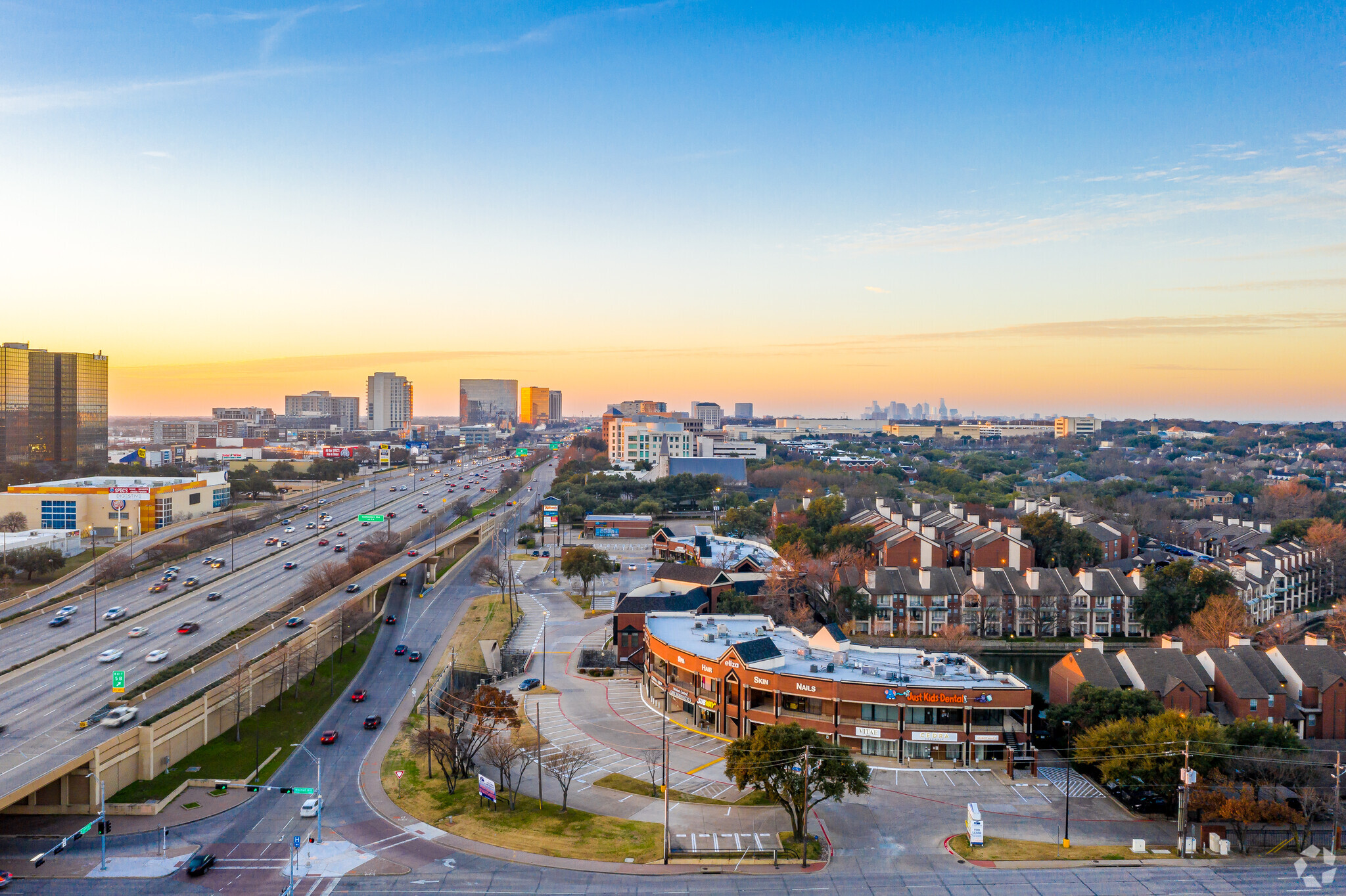 9665-9669 N Central Expy, Dallas, TX for lease Building Photo- Image 1 of 23