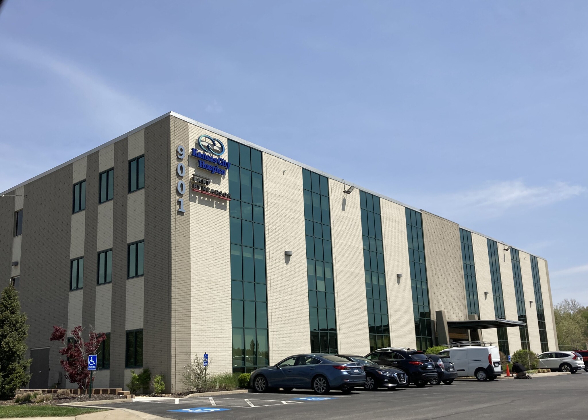 9001 State Line Rd, Kansas City, MO for lease Building Photo- Image 1 of 8