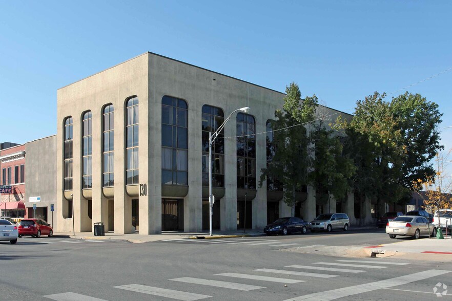 130 N Broadway Ave, Shawnee, OK for sale - Primary Photo - Image 1 of 1