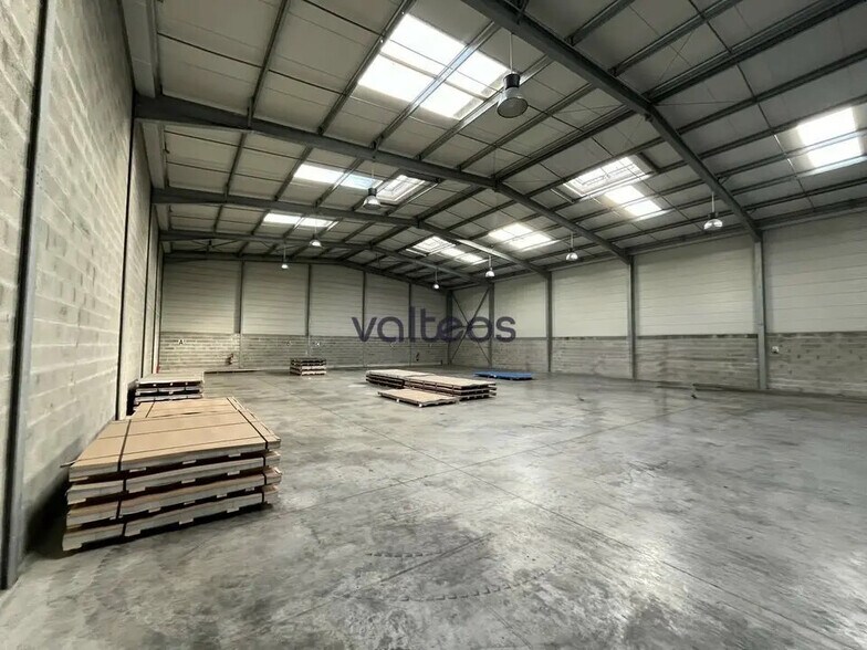 Office in Toulouse for lease - Building Photo - Image 3 of 9