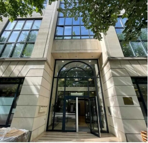 Rue Froidevaux, Paris for lease - Building Photo - Image 2 of 11