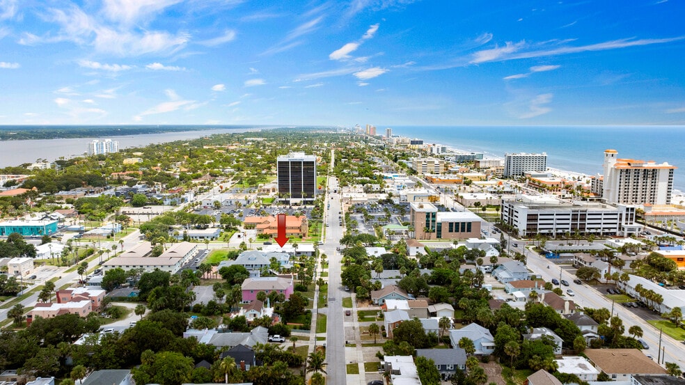25 Unit Multi-Family Portfolio Daytona B portfolio of 3 properties for sale on LoopNet.com - Building Photo - Image 1 of 10