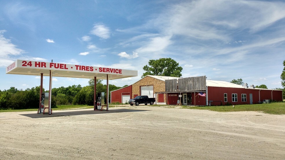 9602 NW Hwy 196, Potwin, KS for sale - Building Photo - Image 1 of 1