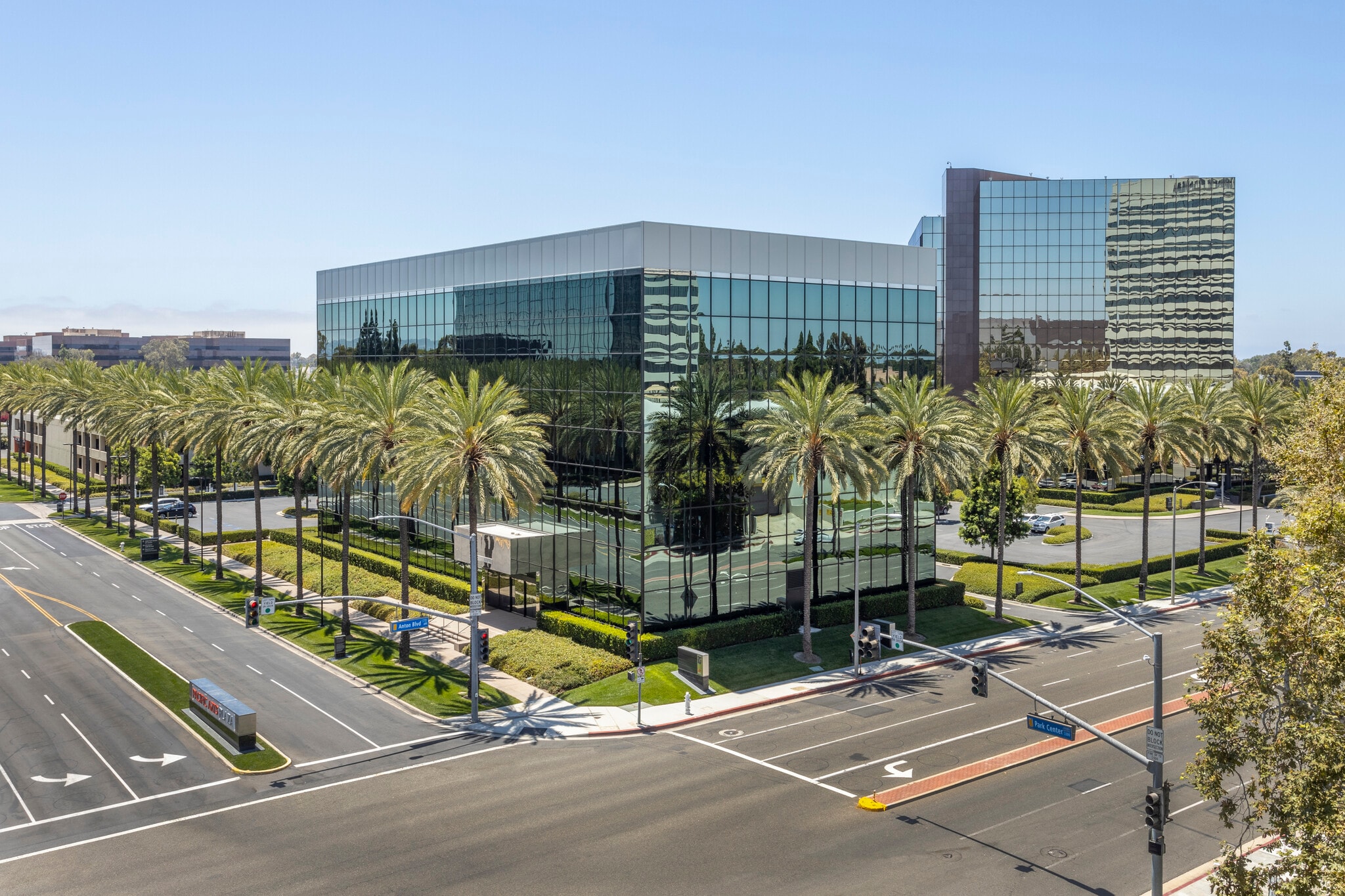 611 Anton Blvd, Costa Mesa, CA 92626 Pacific Arts Plaza