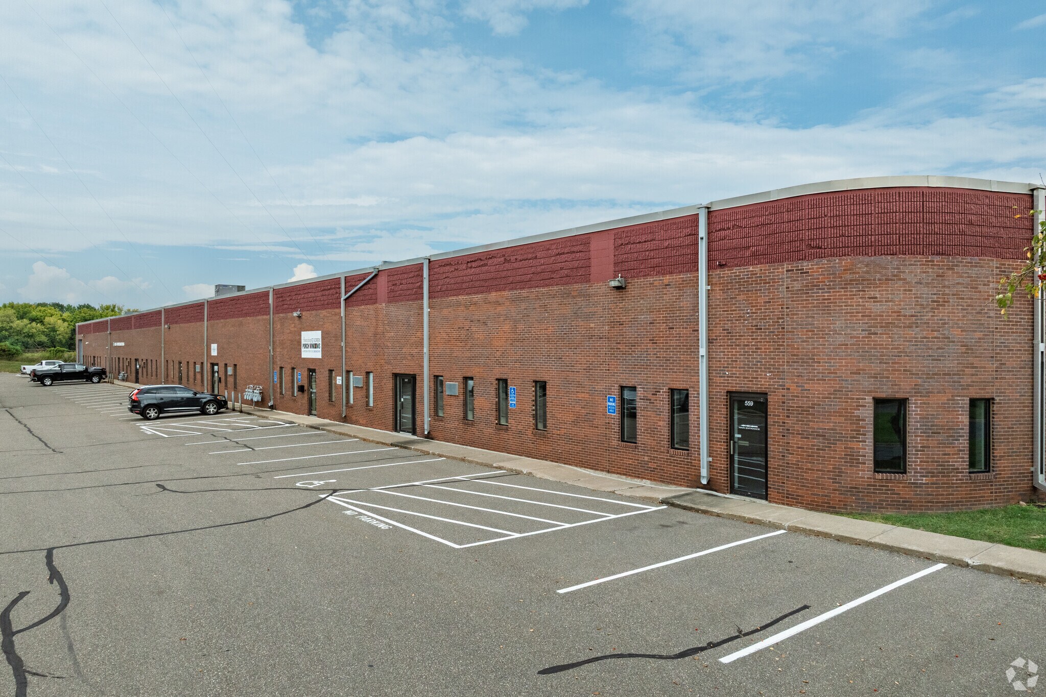 559-575 Shoreview Park Rd, Shoreview, MN for lease Primary Photo- Image 1 of 6