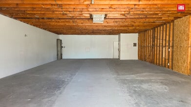 4400-4406 Vineland Ave, North Hollywood, CA for lease Interior Photo- Image 2 of 5