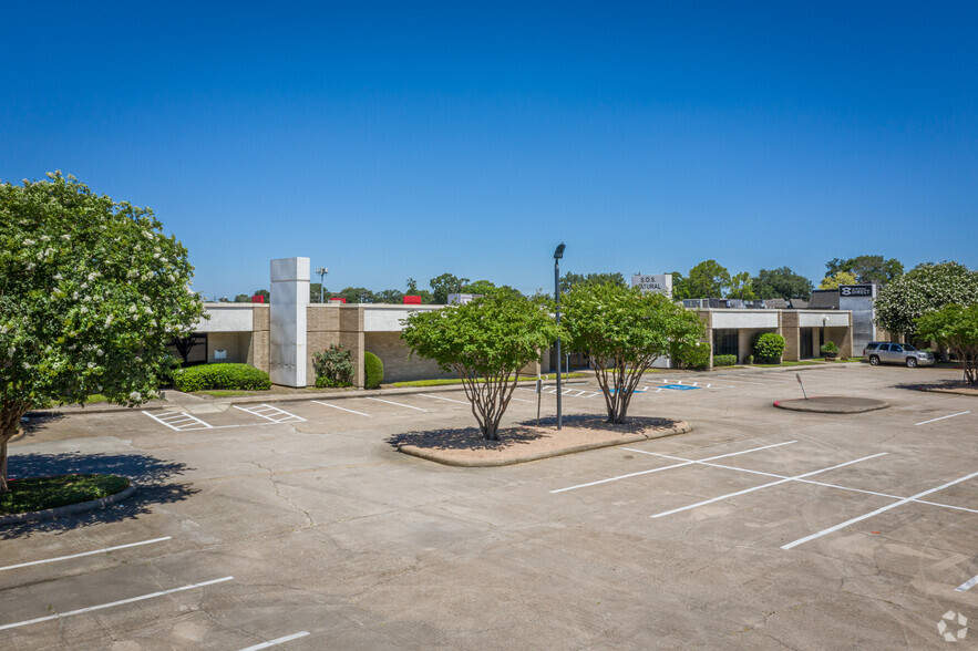 6300 Westpark Dr, Houston, TX for lease - Building Photo - Image 2 of 7