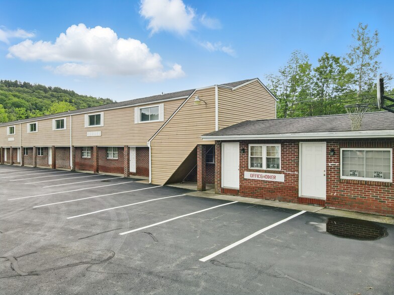 2576 Route 611, Scotrun, PA for sale - Building Photo - Image 2 of 5