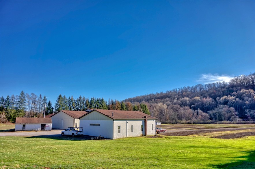 423 Oneida Valley Rd, Butler, PA for sale - Building Photo - Image 1 of 1