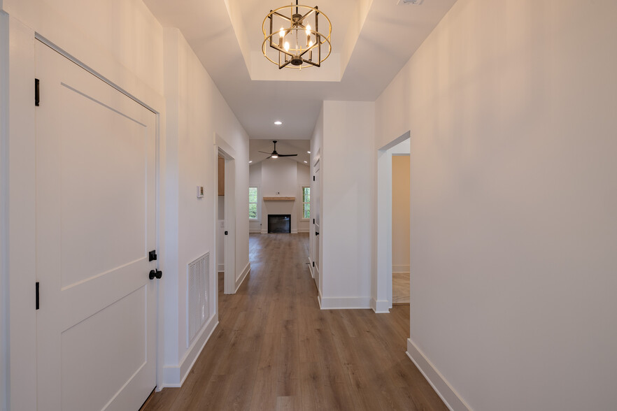 1519 Carroll Creek Rd, Johnson City, TN for sale - Primary Photo - Image 2 of 30