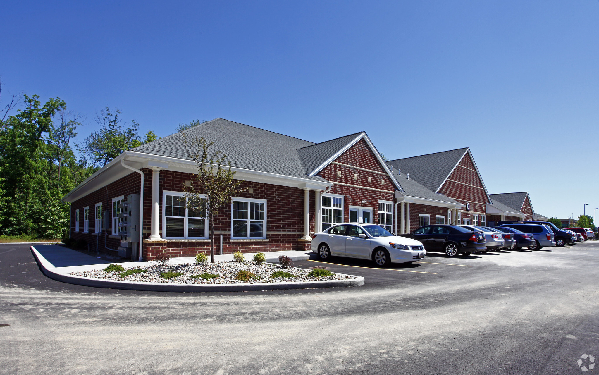 2181 E Aurora Rd, Twinsburg, OH for lease Primary Photo- Image 1 of 5