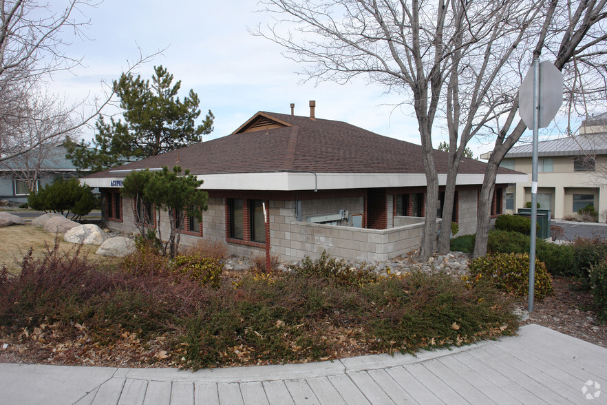 120 Continental Dr, Reno, NV for sale - Building Photo - Image 1 of 3