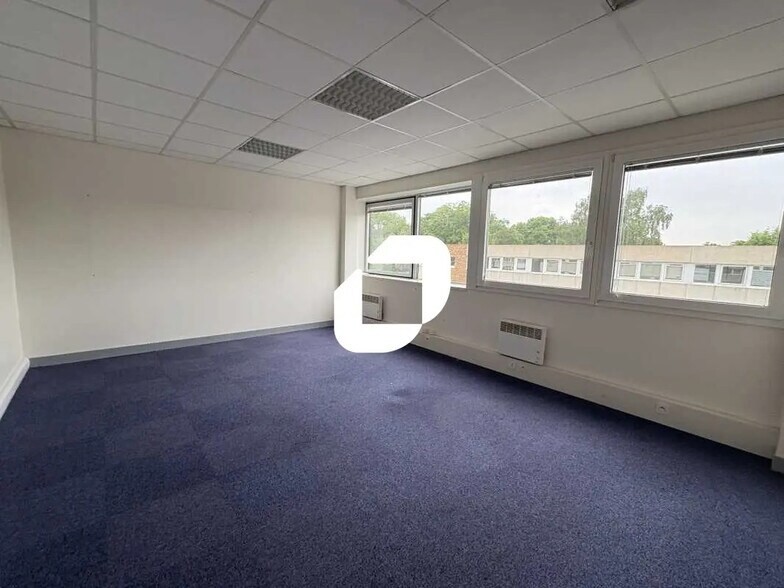 4 Route De Gisy, BIÈVRES for lease - Interior Photo - Image 2 of 15