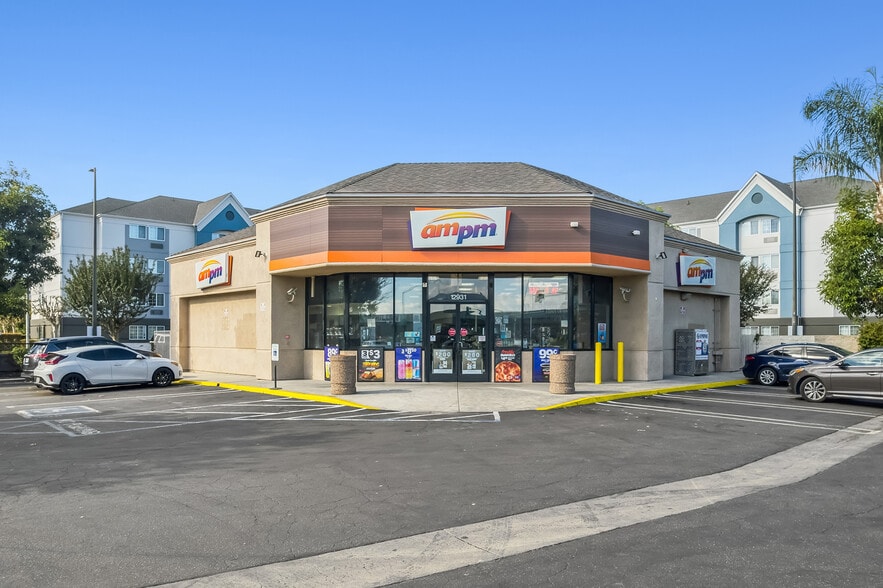 12931 Garden Grove Blvd, Garden Grove, CA for sale - Building Photo - Image 2 of 7