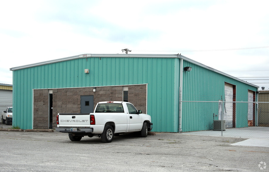 501-B N Redbud Ave, Broken Arrow, OK for lease - Building Photo - Image 3 of 4