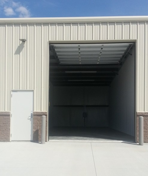 15735 S 169 Hwy, Olathe, KS for lease - Building Photo - Image 3 of 5