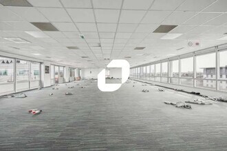 Office in Gennevilliers for lease Building Photo- Image 2 of 10
