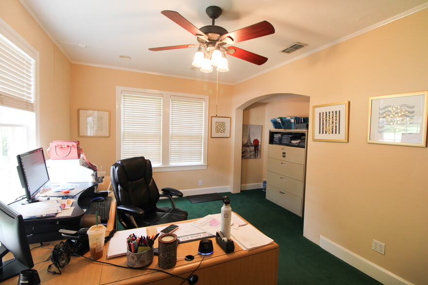 2319 Oak St, Jacksonville, FL for lease - Interior Photo - Image 3 of 9