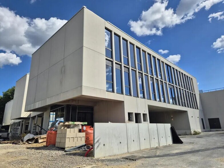 1 Boulevard Du Champy Richardets, Noisy-le-Grand for lease - Building Photo - Image 1 of 26