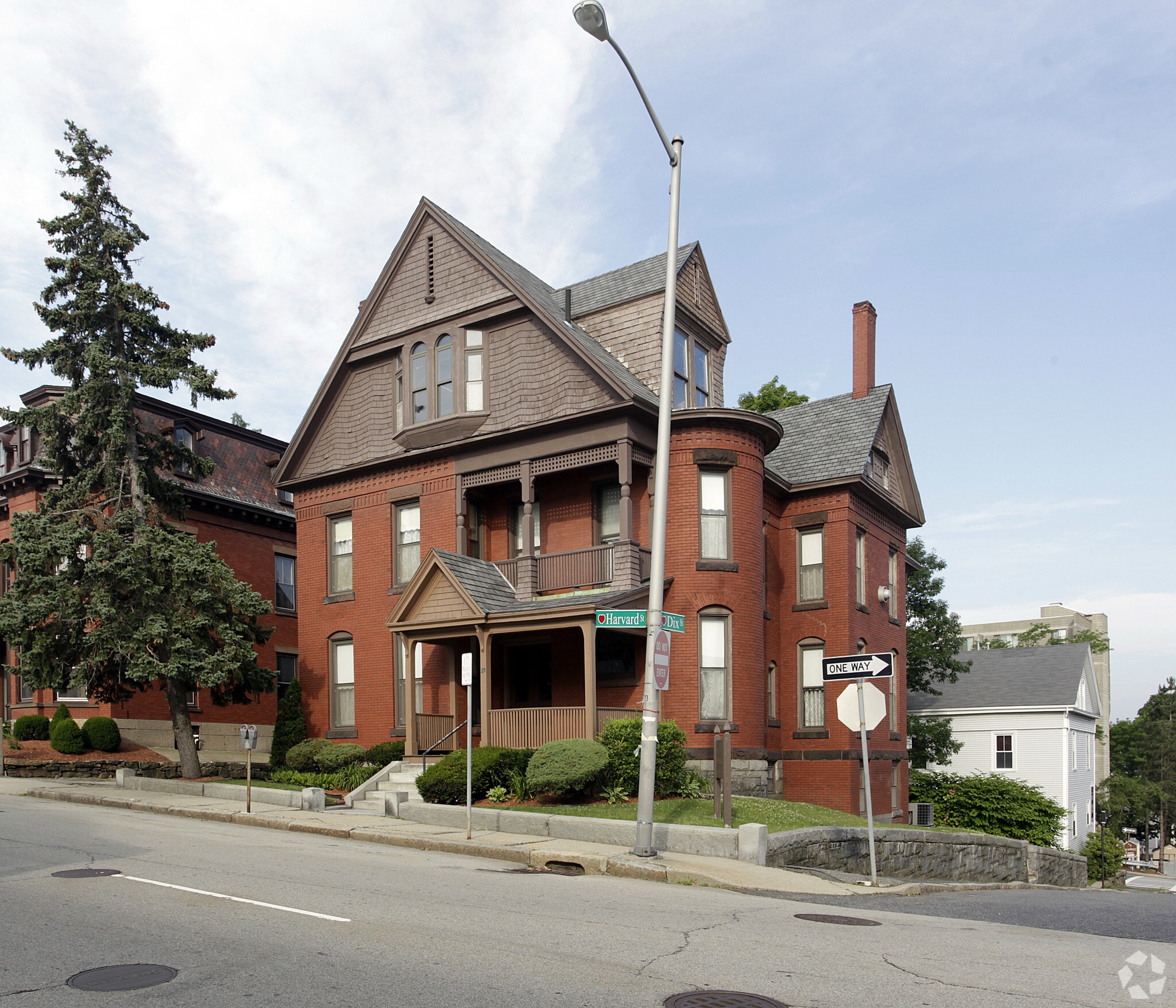 25 Harvard St, Worcester, MA 01609