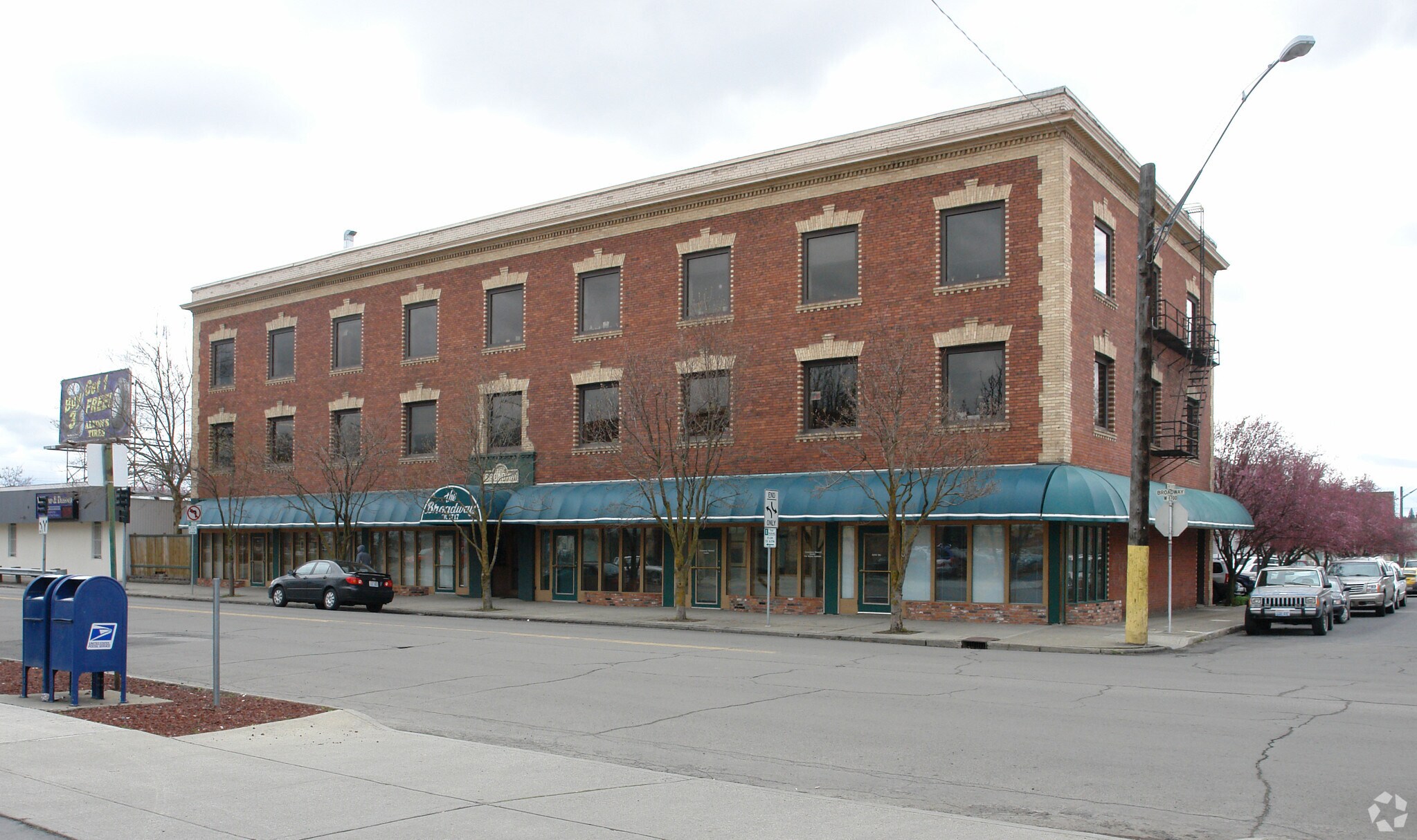 1717 W Broadway Ave, Spokane, WA for sale Primary Photo- Image 1 of 1
