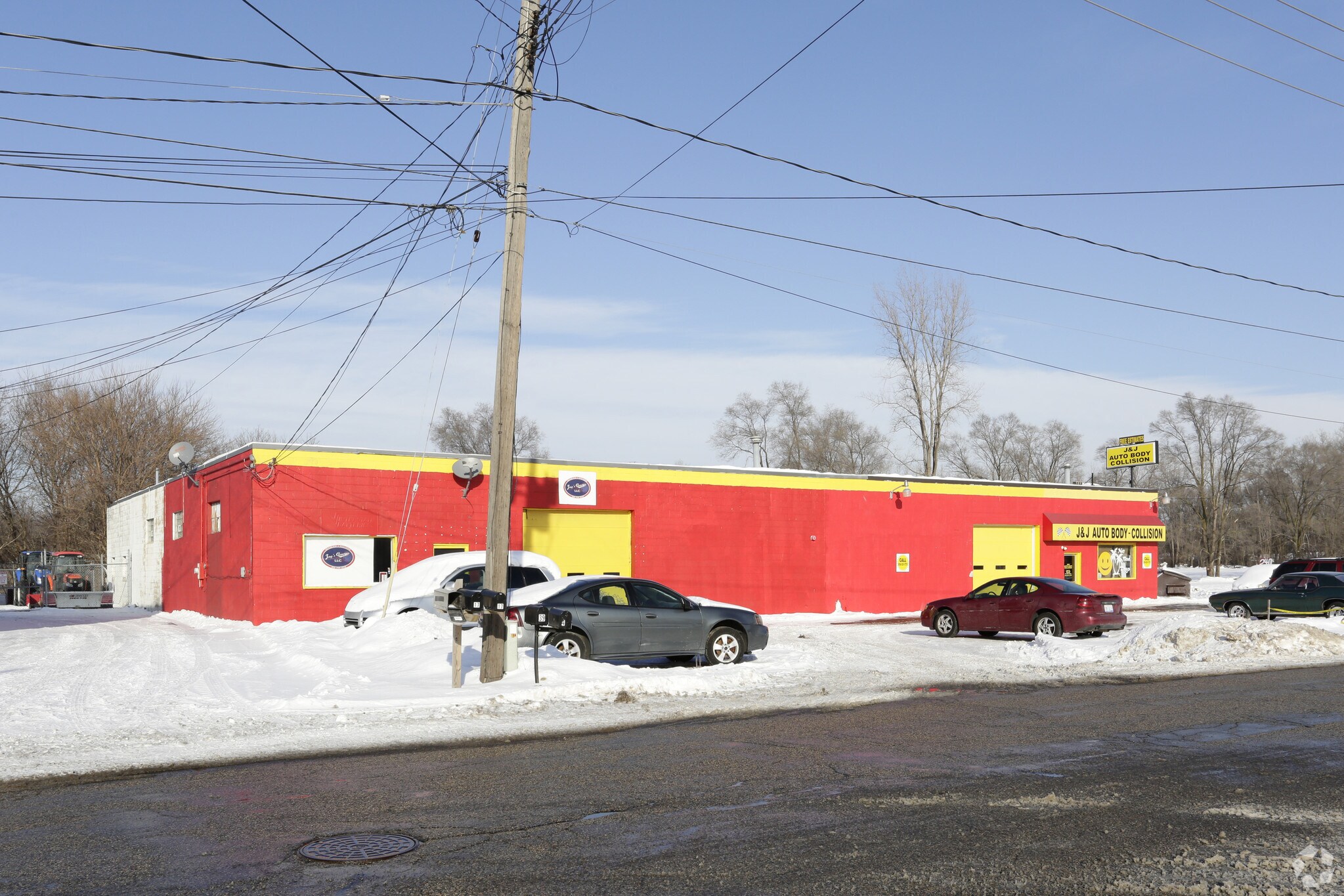 39 52nd St SE, Grand Rapids, MI for sale Primary Photo- Image 1 of 1