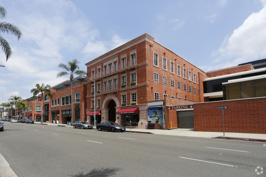 416 N Bedford Dr, Beverly Hills, CA for lease - Primary Photo - Image 1 of 13