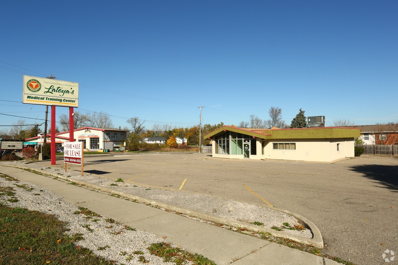 4442 Beecher Rd, Flint, MI 48532