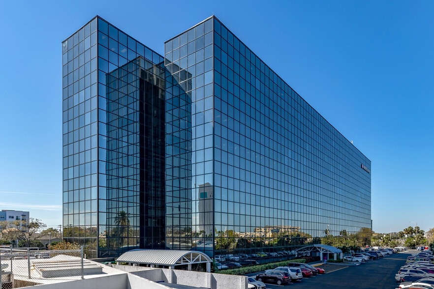 Lincoln Center - Convenience Store