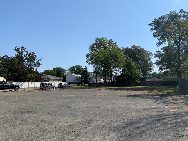 1022 US Highway 1, Avenel, NJ for sale - Building Photo - Image 3 of 4