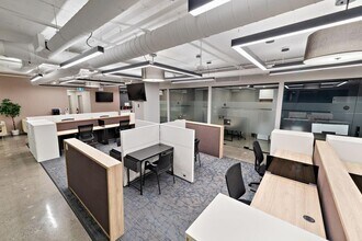 4950 Ch Queen-Mary, Montréal, QC for lease Interior Photo- Image 2 of 9