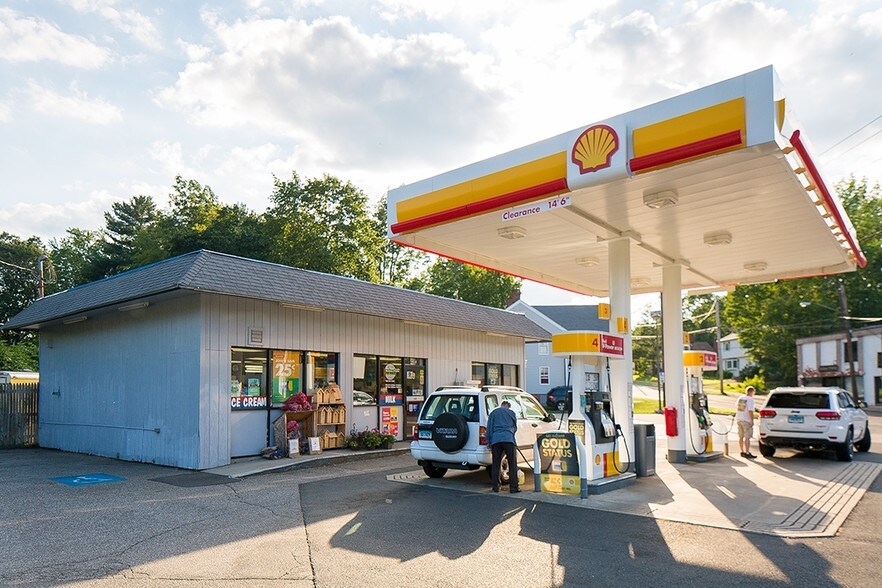 484 Middle Tpke E, Manchester, CT for sale - Building Photo - Image 1 of 1