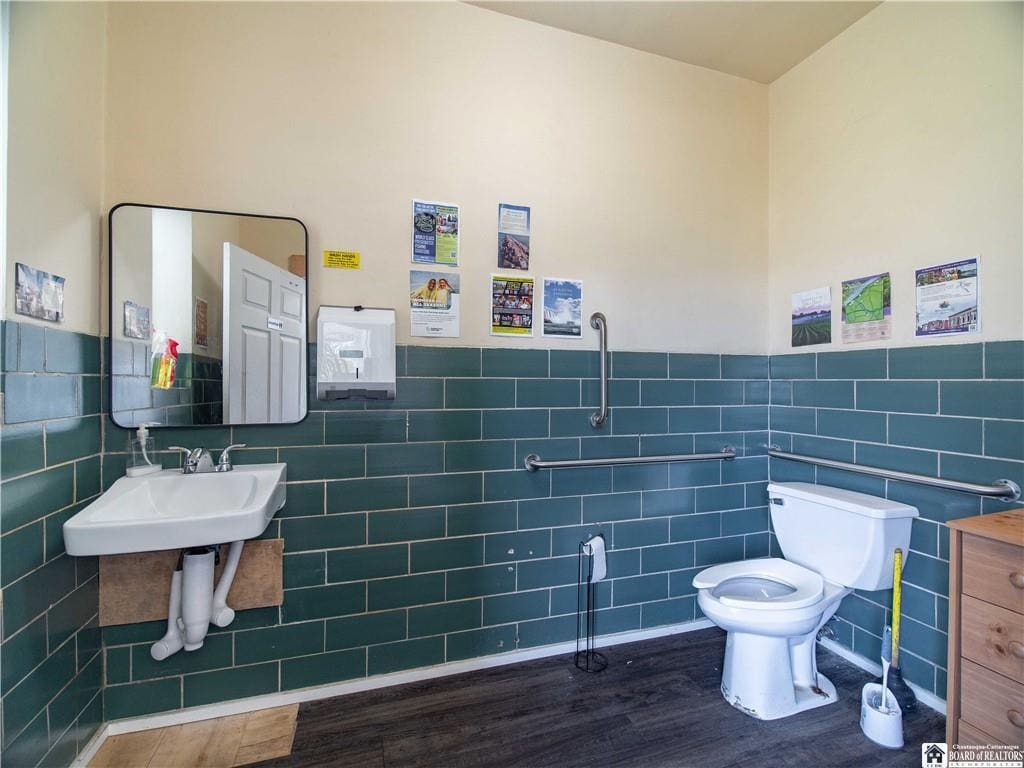 436 Central Ave, Dunkirk, NY for sale Interior Photo- Image 1 of 8