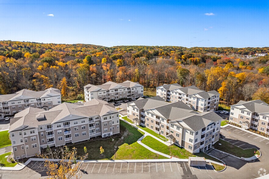 9 Covered Bridge Rd, Newtown, CT for sale - Aerial - Image 1 of 1