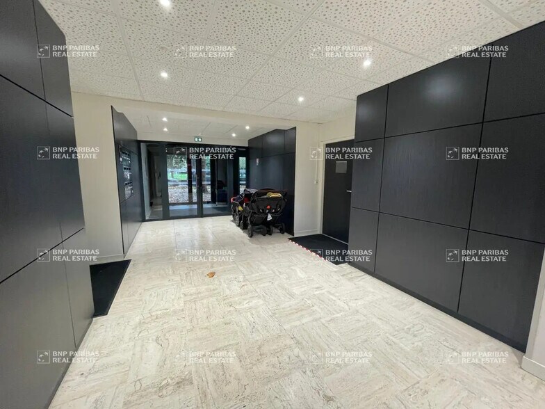 Office in Rennes for lease - Building Photo - Image 2 of 9
