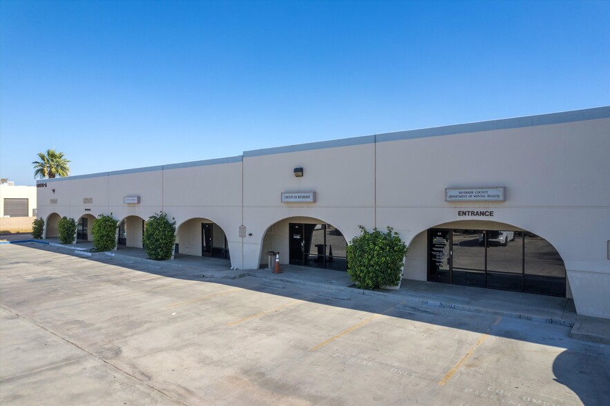 68615 Perez Rd, Cathedral City, CA for lease - Building Photo - Image 1 of 12