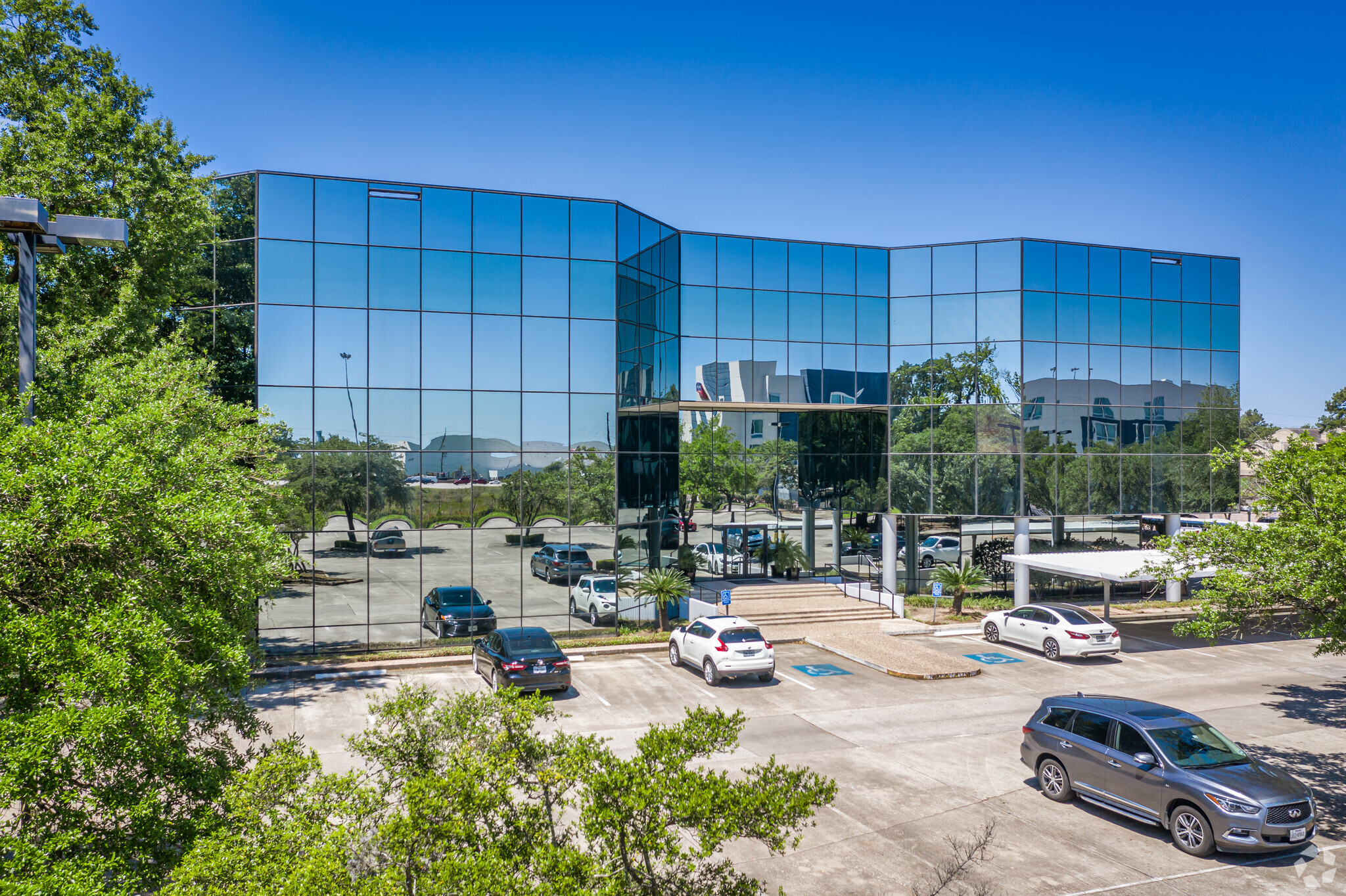 222 Pennbright Dr, Houston, TX for lease Building Photo- Image 1 of 16