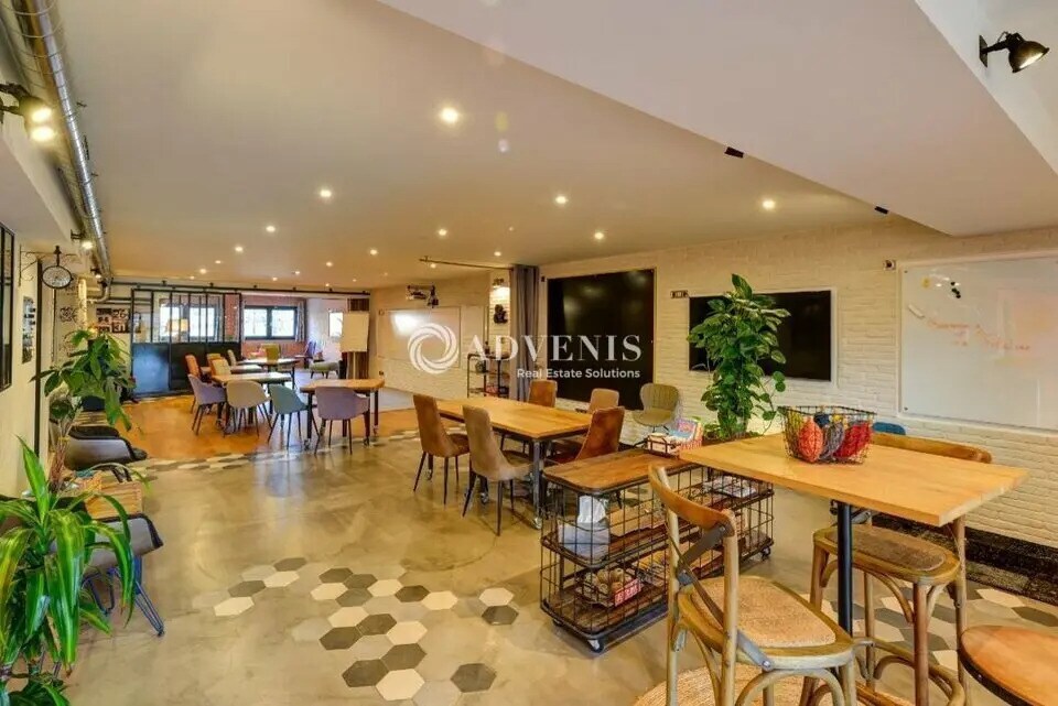 Office in Clamart for sale Building Photo- Image 1 of 8