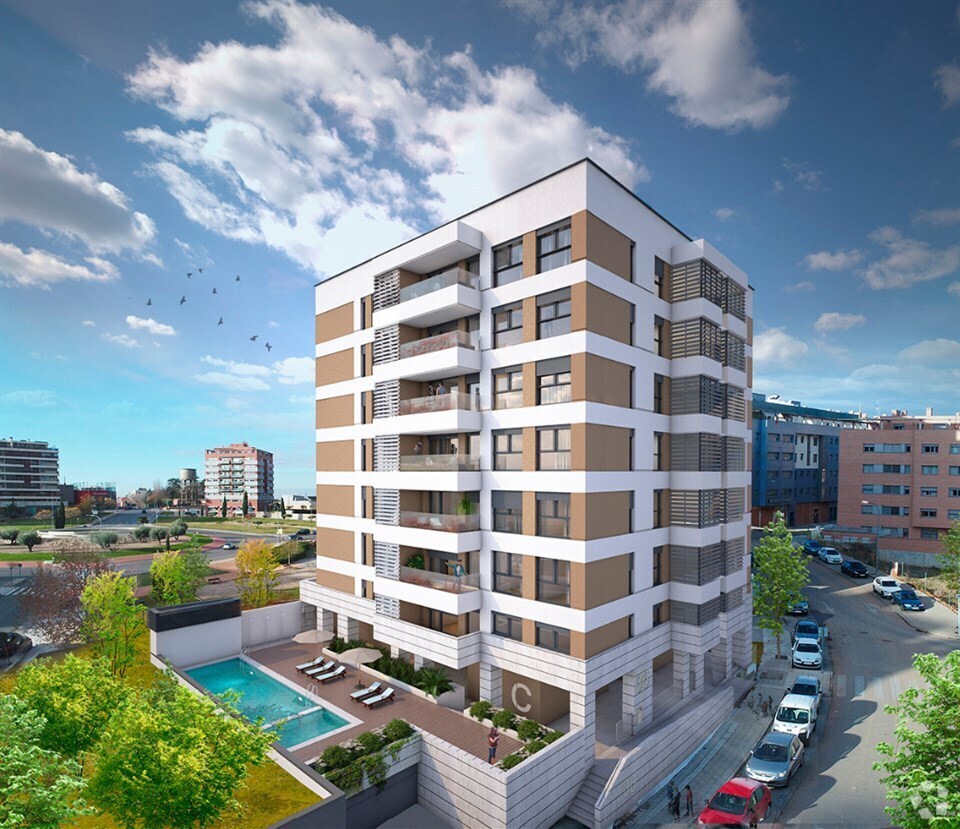 Calle Señorío de Molina, 6, Guadalajara, Guadalajara for sale Primary Photo- Image 1 of 3