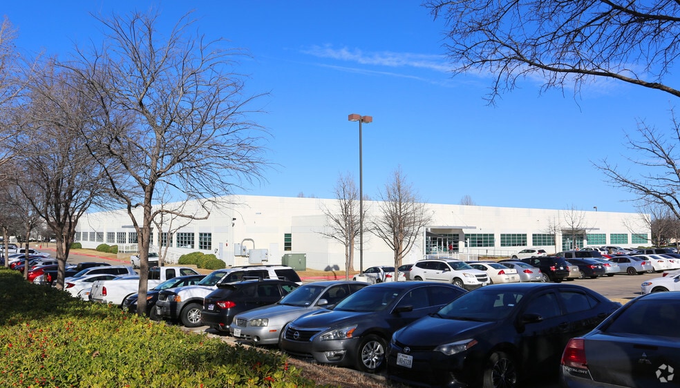 631 S Royal Ln, Coppell, TX for lease - Building Photo - Image 3 of 4