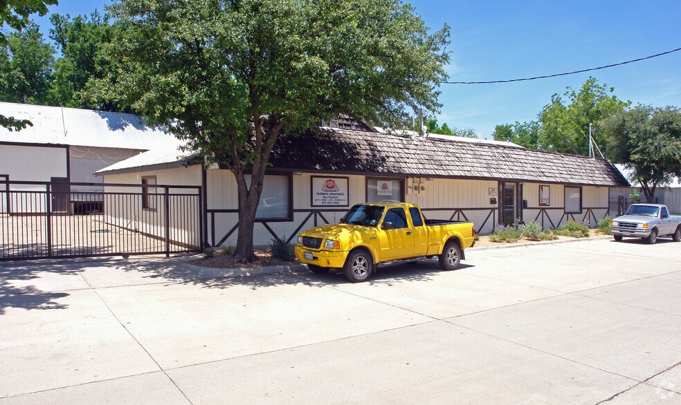 111 Walnut St, Mansfield, TX 76063 Flex for Lease