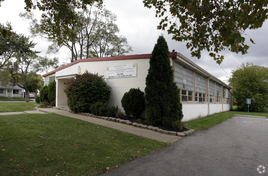 22021 Memphis Ave, Warren, MI for sale - Primary Photo - Image 1 of 1