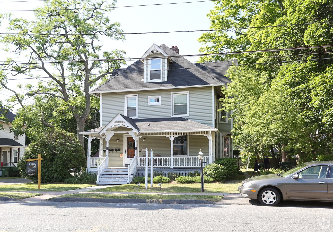 44 Bloomfield Ave, Windsor, CT 06095