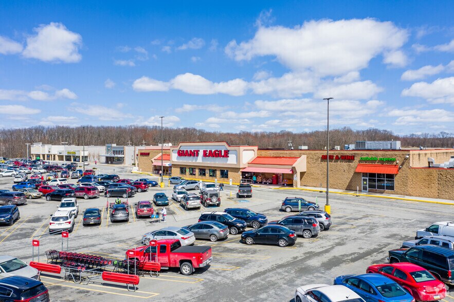 1606 N Center Ave, Somerset, PA for sale - Primary Photo - Image 1 of 1