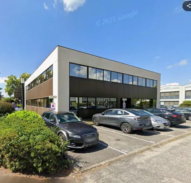 Office in Gradignan for lease - Building Photo - Image 1 of 11