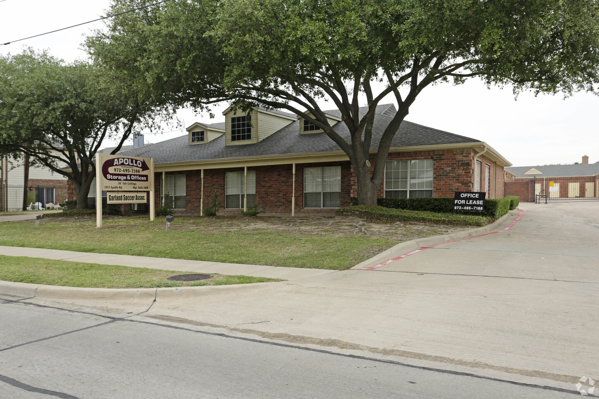 1917 W Apollo Rd, Garland, TX for sale Primary Photo- Image 1 of 1