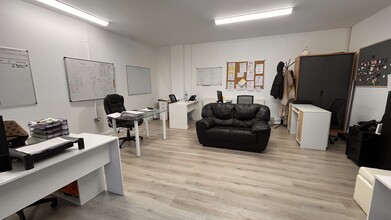 Dunnings Ln, Upminster for lease Interior Photo- Image 1 of 5