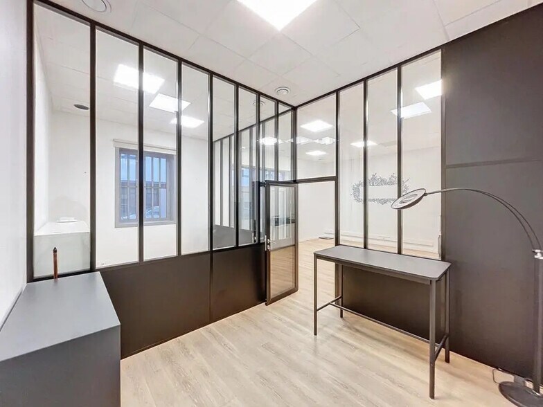 114 Grande Rue De Saint-Clair, Caluire-et-Cuire for lease - Interior Photo - Image 3 of 6