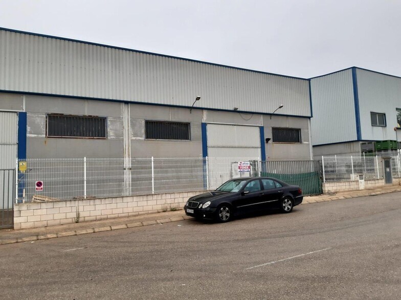 Industrial in Senyera for sale - Building Photo - Image 2 of 9