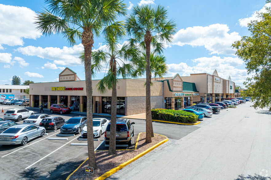 6702-6900 N University Dr, Tamarac, FL for lease - Building Photo - Image 2 of 20